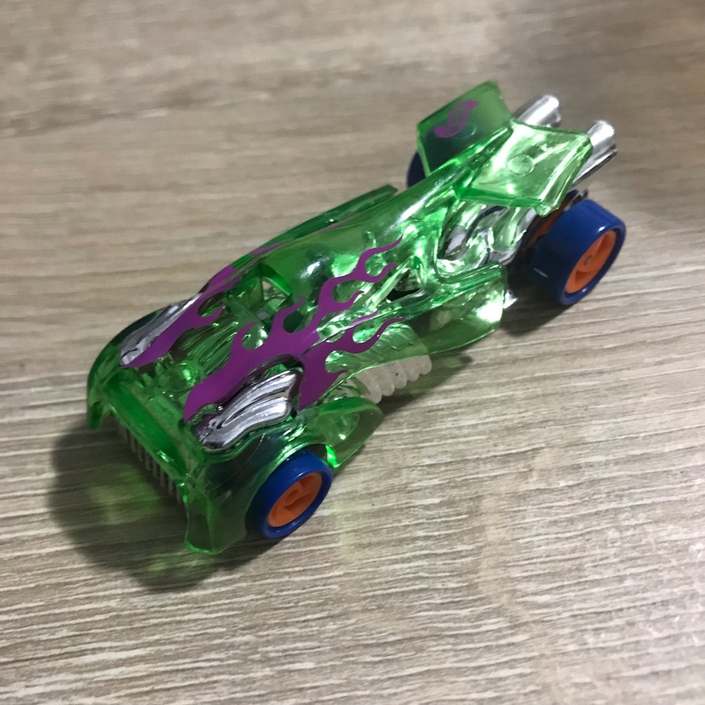 Hot Wheels 1994 Top Speed Road Vac GREEN Purple Flames Orange/Blue Hot Hubs